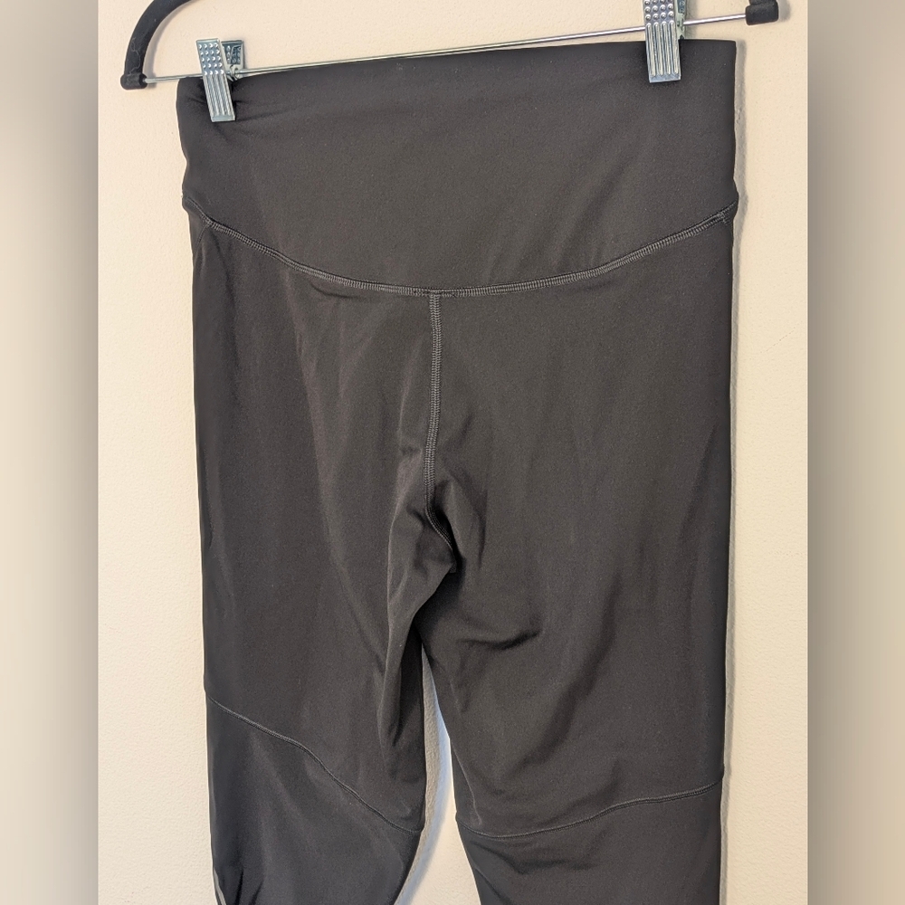 Lululemon Base Pace High Rise Tight 23" Reflective Black Size 8 Nulux Run EUC - Picture 7 of 12
